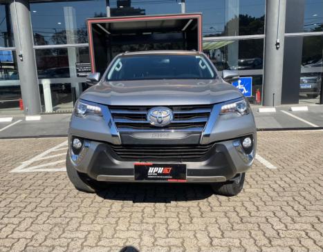 TOYOTA Hilux SW4 , Foto 3