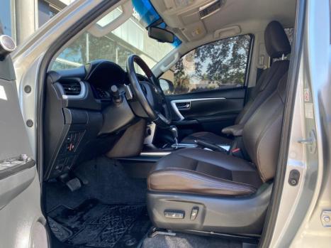 TOYOTA Hilux SW4 , Foto 8