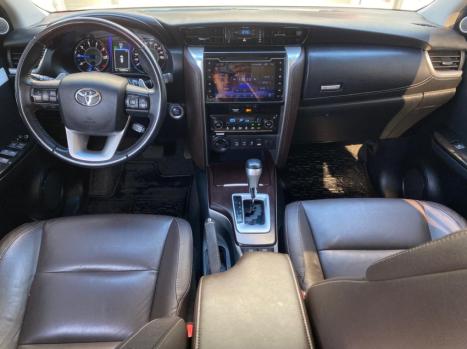 TOYOTA Hilux SW4 , Foto 15