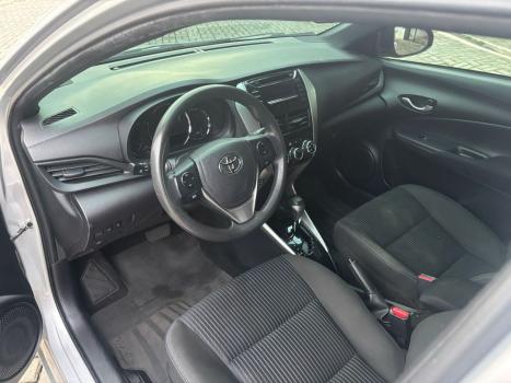 TOYOTA Yaris Hatch 1.3 16V 4P FLEX XL MULTIDRIVE AUTOMTICO CVT, Foto 13