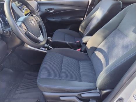 TOYOTA Yaris Hatch 1.3 16V 4P FLEX XL PLUS TECH MULTIDRIVE AUTOMTICO CVT, Foto 10