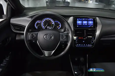 TOYOTA Yaris Hatch 1.5 16V 4P FLEX XL MULTIDRIVE AUTOMTICO CVT, Foto 4