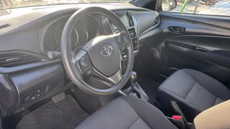 TOYOTA Yaris Hatch 1.5 16V 4P FLEX XL MULTIDRIVE AUTOMTICO CVT, Foto 4