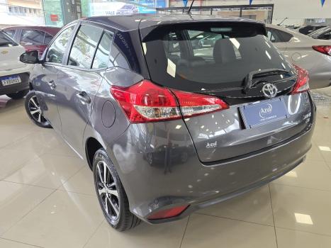 TOYOTA Yaris Hatch 1.5 16V 4P FLEX XS CONNECT MULTIDRIVE AUTOMTICO CVT, Foto 3