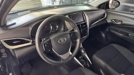 TOYOTA Yaris Sedan 1.5 16V 4P FLEX PLUS MULTIDRIVE AUTOMTICO CVT, Foto 4