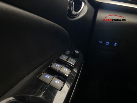 TOYOTA Yaris Sedan 1.5 16V 4P FLEX XLS MULTIDRIVE AUTOMTICO CVT, Foto 11