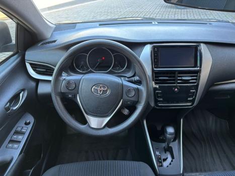 TOYOTA Yaris Sedan 1.5 16V 4P FLEX XL MULTIDRIVE AUTOMTICO CVT, Foto 9