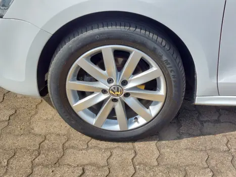VOLKSWAGEN Jetta 2.0 4P CONFORTLINE TIPTRONIC AUTOMTICO, Foto 5
