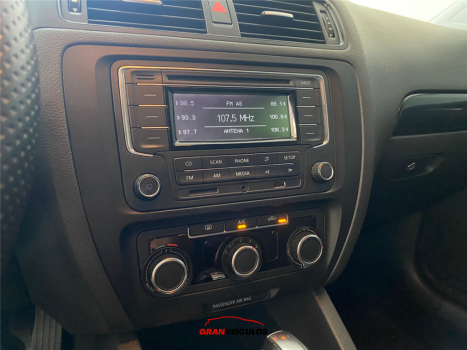 VOLKSWAGEN Jetta 2.0 4P FLEX CONFORTLINE TIPTRONIC AUTOMTICO, Foto 8