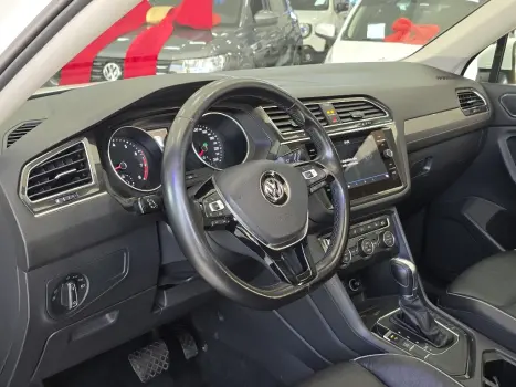 VOLKSWAGEN Tiguan 1.4 16V 4P TSI TURBO DSG AUTOMTICO, Foto 14