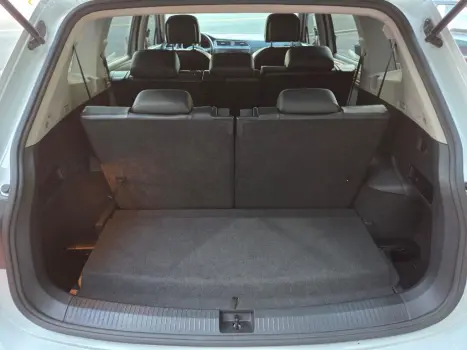 VOLKSWAGEN Tiguan 1.4 250 TSI TOTAL FLEX ALLSPACE COMFORTLINE TURBO AUTOMTICO TIPTRONIC, Foto 13