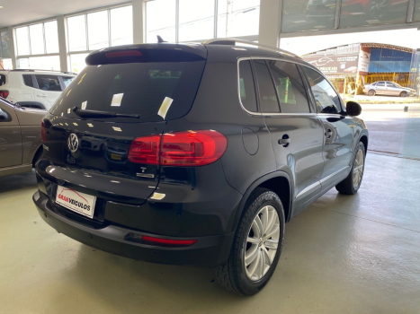 VOLKSWAGEN Tiguan 2.0 16V 4P TSI R-LINE TURBO AUTOMTICO TIPTRONIC, Foto 4