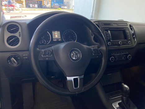 VOLKSWAGEN Tiguan 2.0 16V 4P TSI R-LINE TURBO AUTOMTICO TIPTRONIC, Foto 8