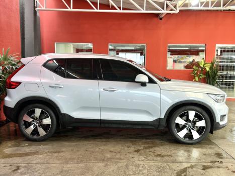 VOLVO XC40 2.0 16V 4P T5 TURBO MOMENTUM AWD GEARTRONIC AUTOMTICO, Foto 2