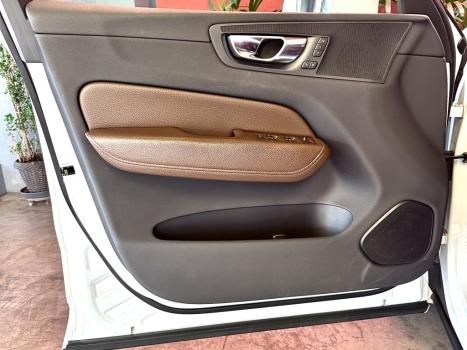 VOLVO XC60 2.0 16V 4P T8 HYBRID MOMENTUM AWD GEARTRONIC AUTOMTICO, Foto 18