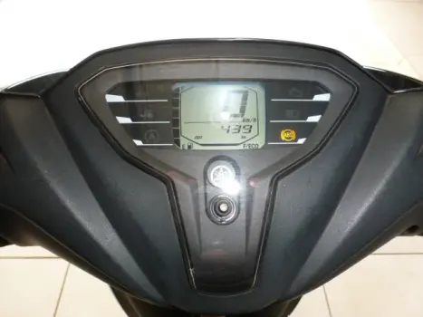 YAMAHA Fluo 125 ABS, Foto 2