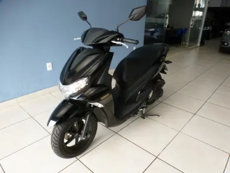 YAMAHA Fluo 125 ABS, Foto 3