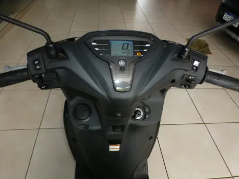 YAMAHA Fluo 125 ABS, Foto 7