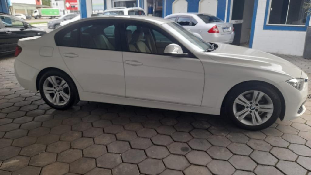 BMW 320I - Foto