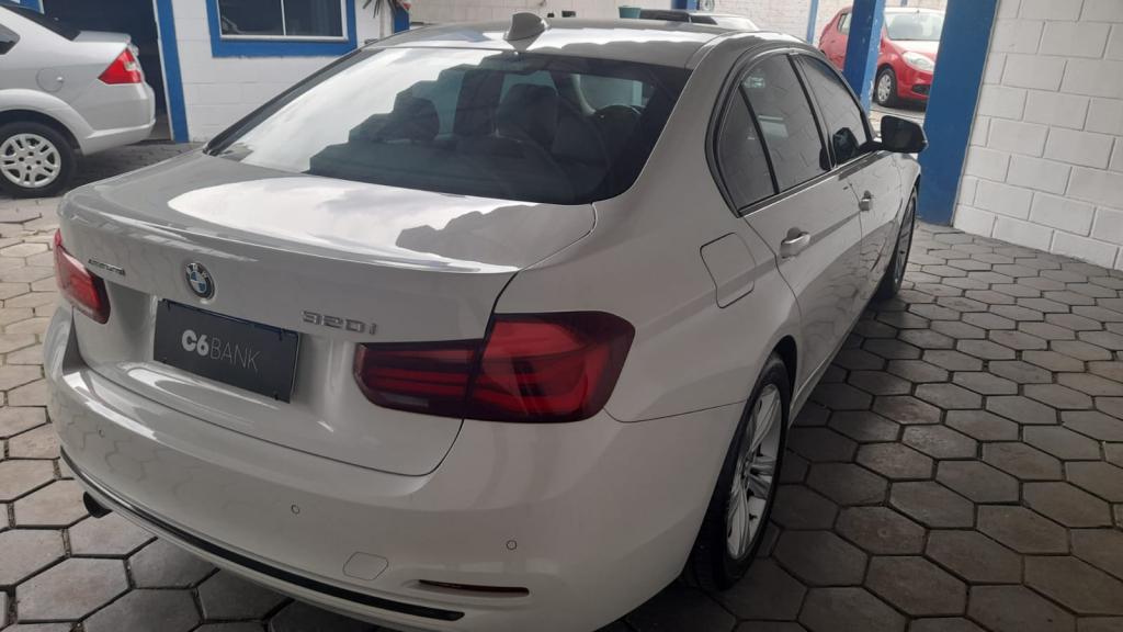BMW 320I - Foto