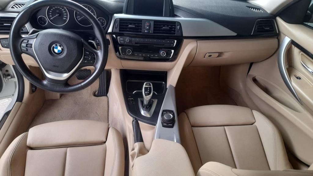 BMW 320I - Foto