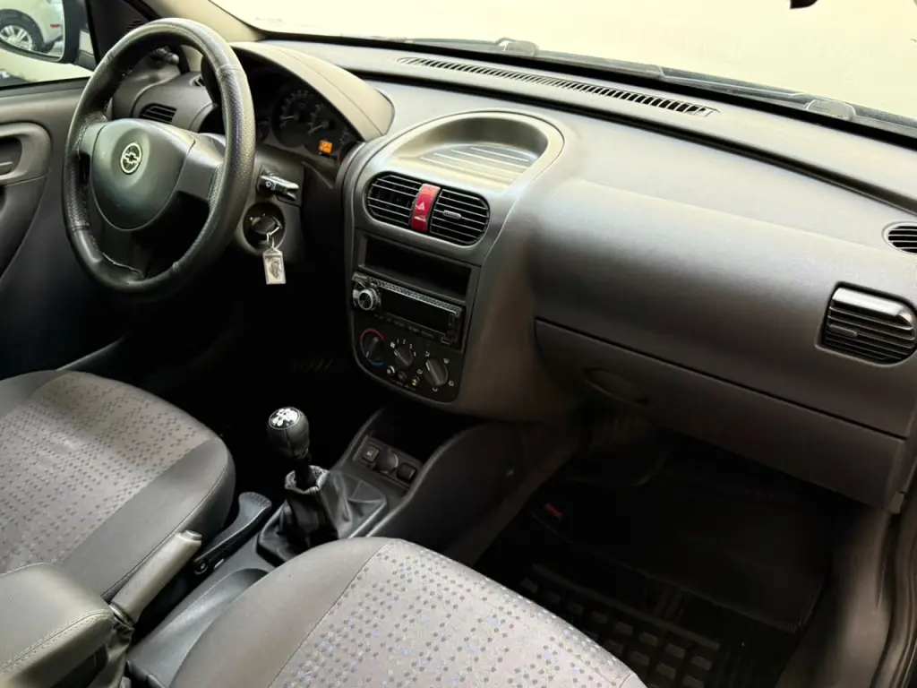 CHEVROLET Corsa Hatch - Foto