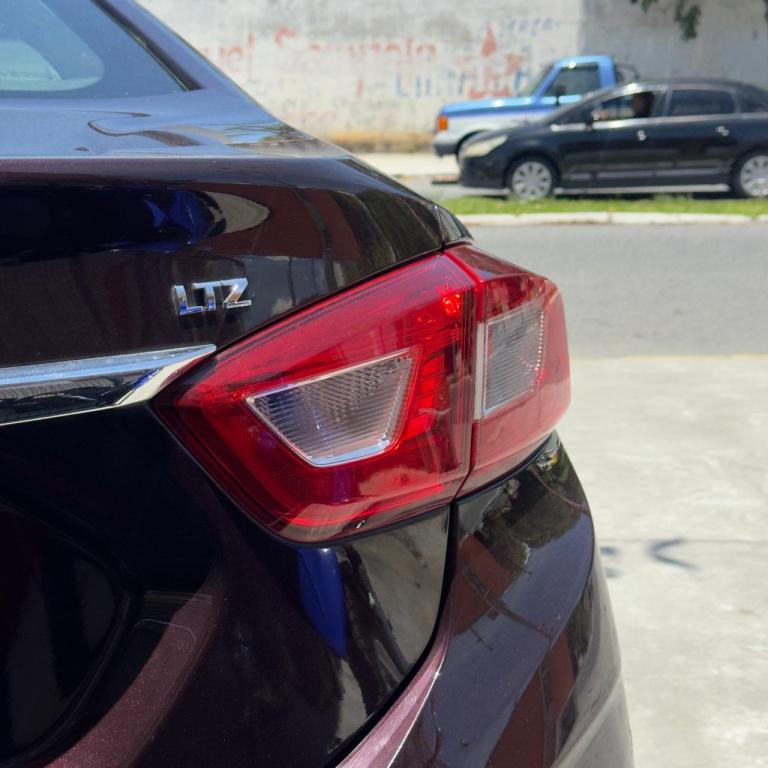 CHEVROLET Cruze Sedan - Foto