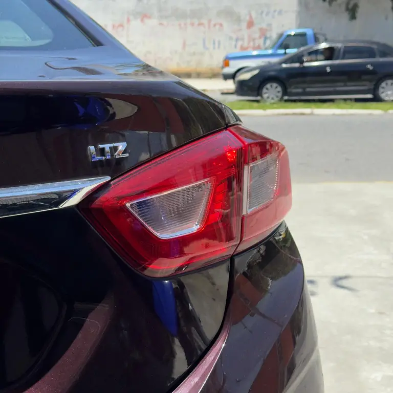 CHEVROLET Cruze Sedan - Foto