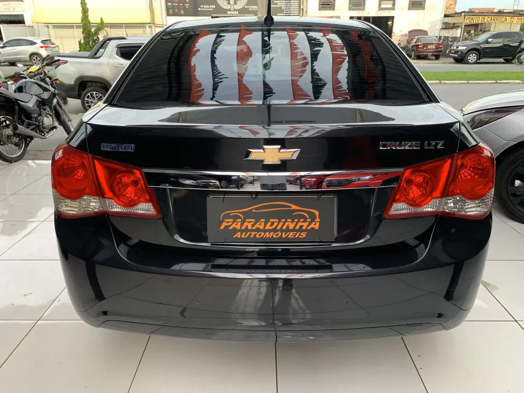 CHEVROLET Cruze Sedan - Foto
