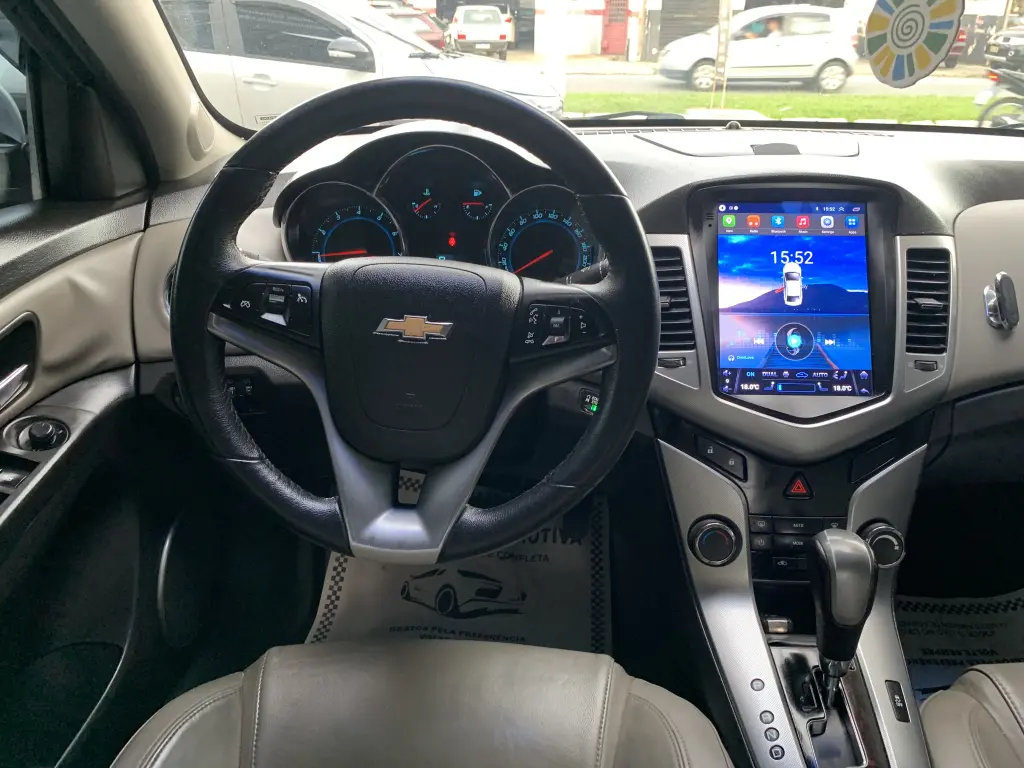 CHEVROLET Cruze Sedan - Foto