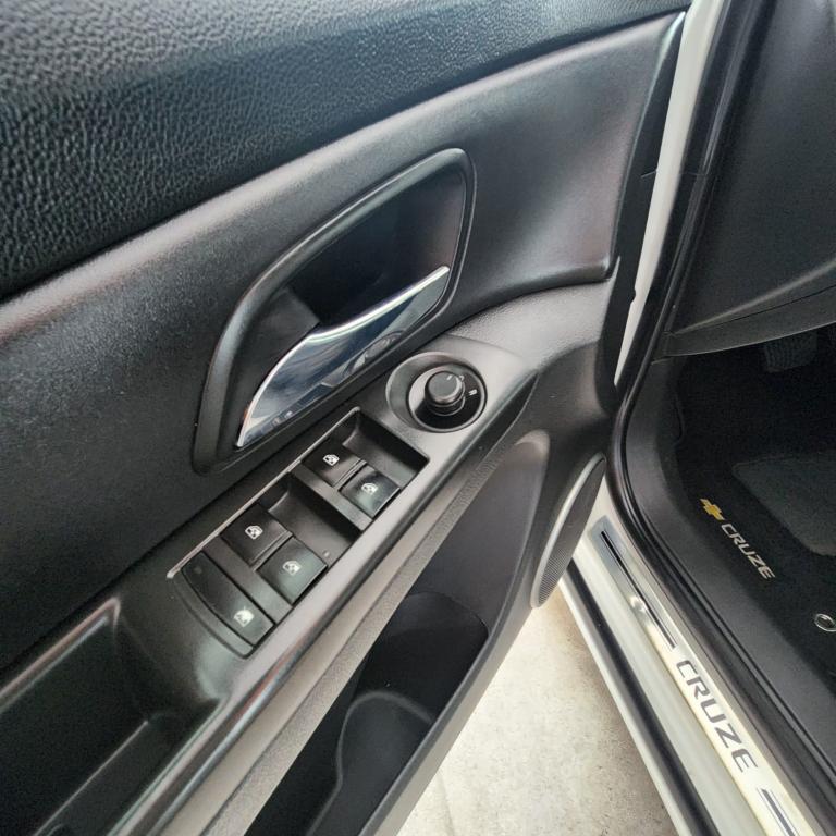 CHEVROLET Cruze Sedan - Foto