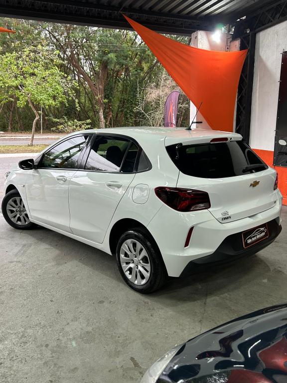 CHEVROLET Onix Hatch - Foto