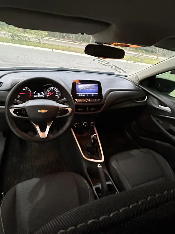 CHEVROLET Onix Hatch - Foto