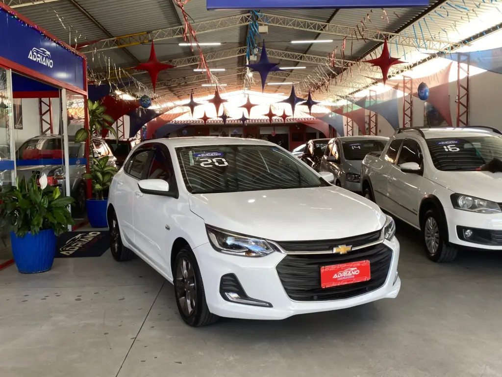 CHEVROLET Onix Hatch - Foto