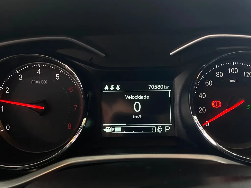 CHEVROLET Onix Hatch - Foto