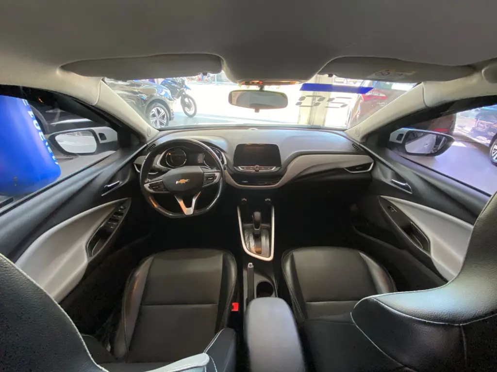 CHEVROLET Onix Hatch - Foto