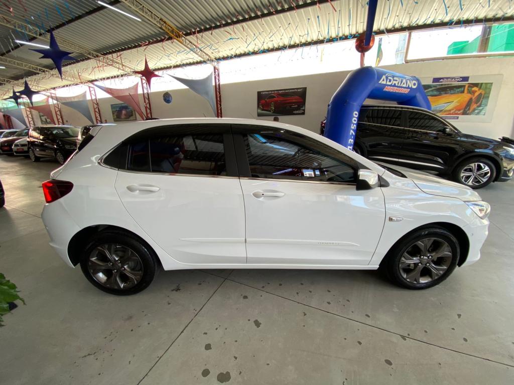 CHEVROLET Onix Hatch - Foto