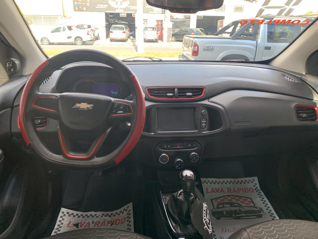 CHEVROLET Onix Hatch - Foto