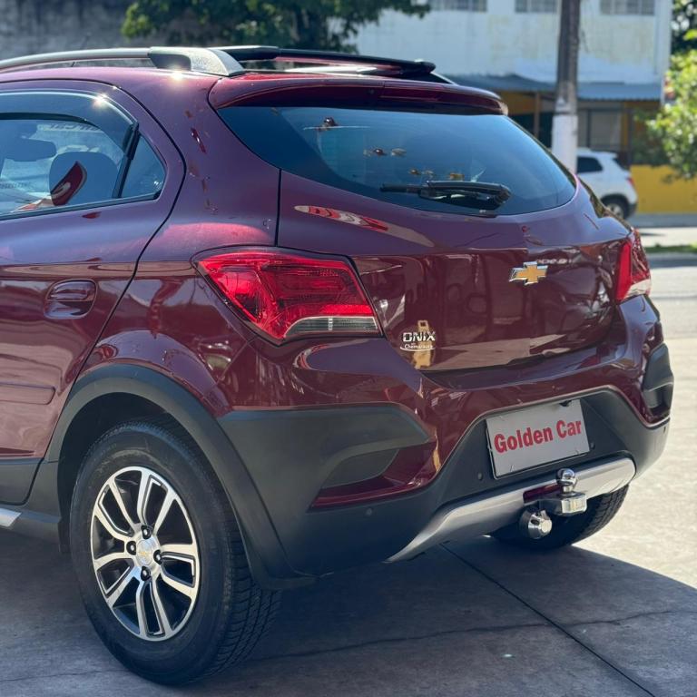 CHEVROLET Onix Hatch - Foto