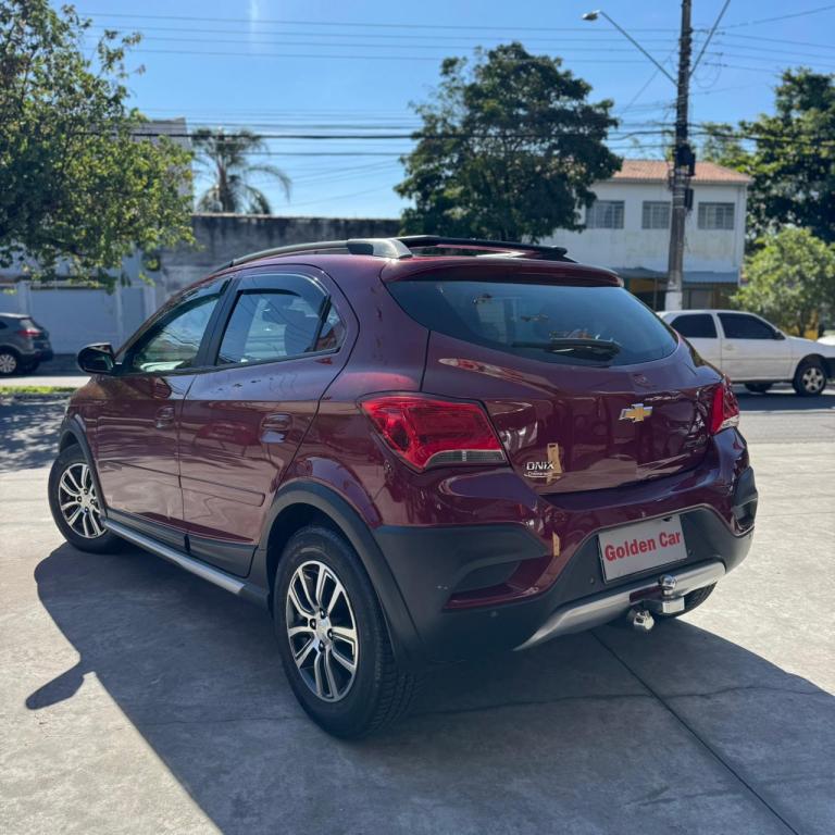 CHEVROLET Onix Hatch - Foto