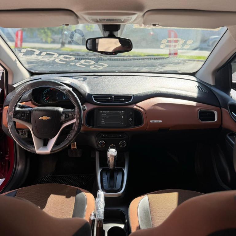 CHEVROLET Onix Hatch - Foto