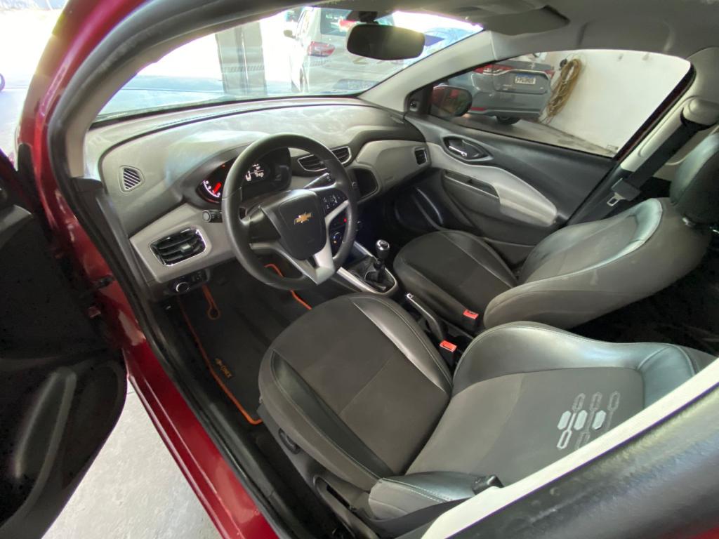 CHEVROLET Onix Hatch - Foto