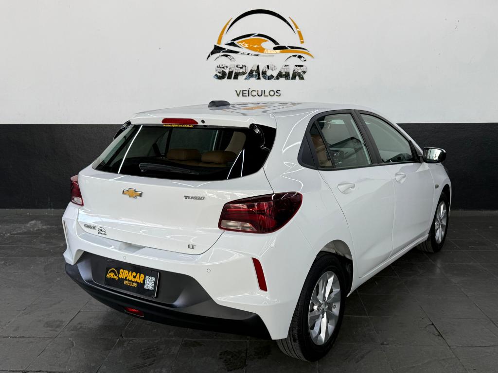 CHEVROLET Onix Hatch - Foto