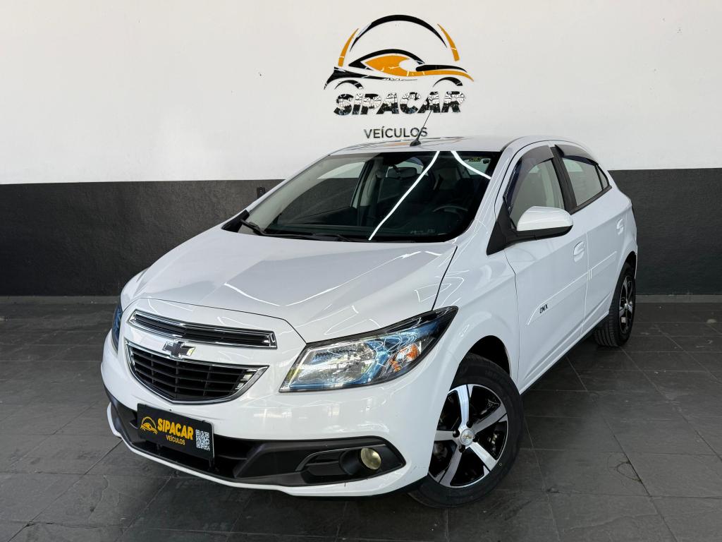 CHEVROLET Onix Hatch - Foto
