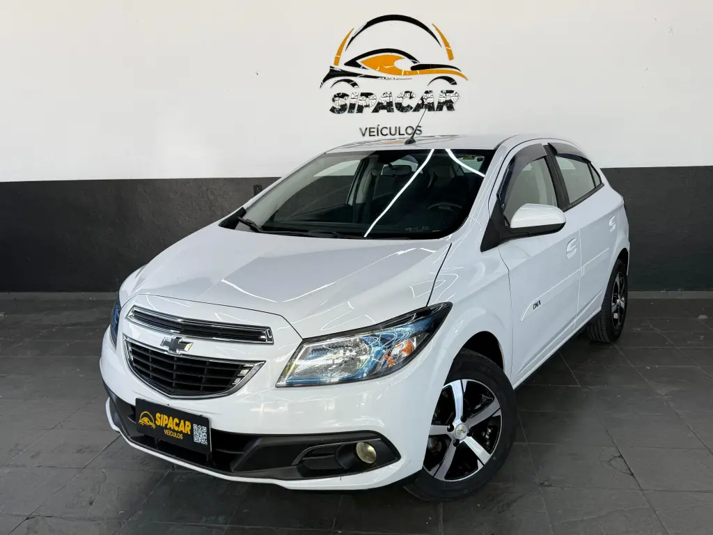 CHEVROLET Onix Hatch - Foto