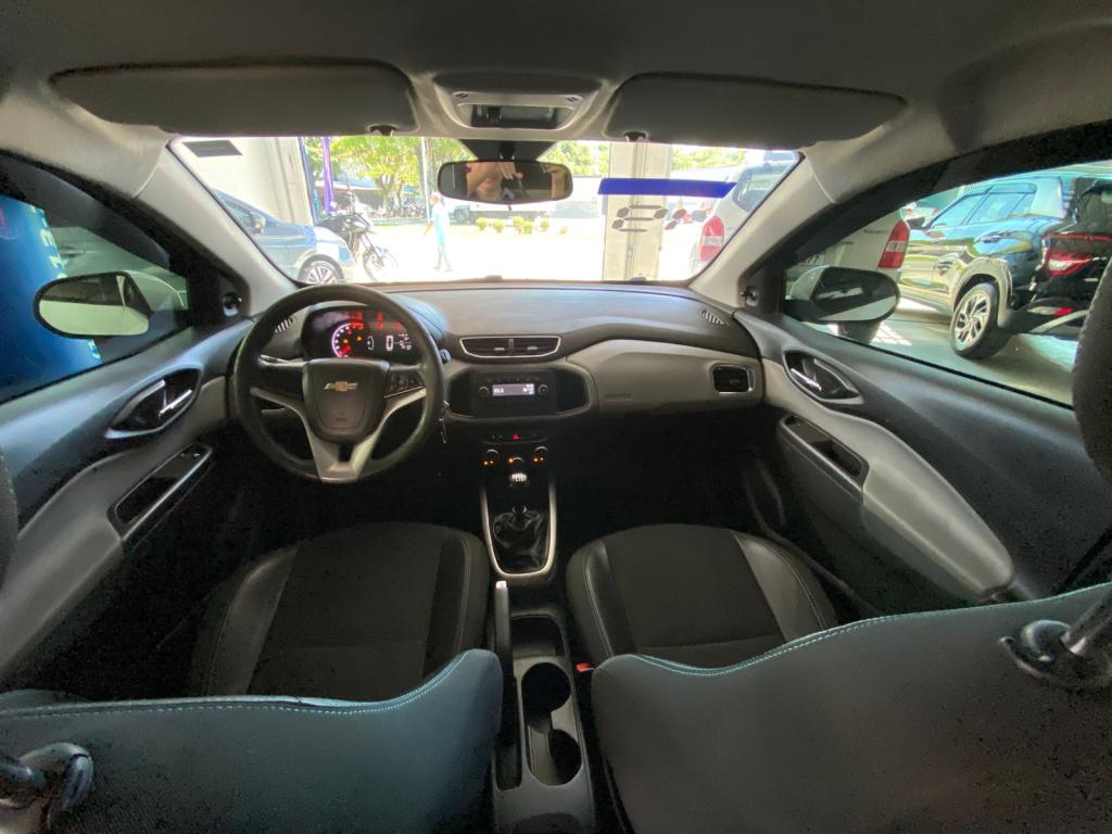 CHEVROLET Onix Hatch - Foto