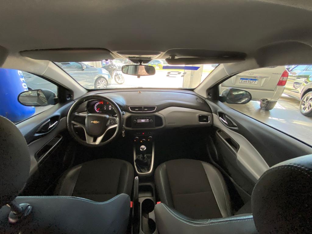 CHEVROLET Onix Hatch - Foto