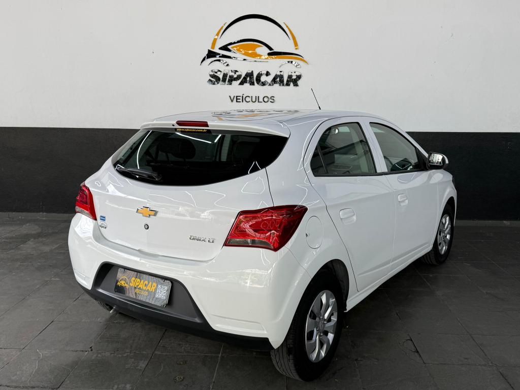 CHEVROLET Onix Hatch - Foto