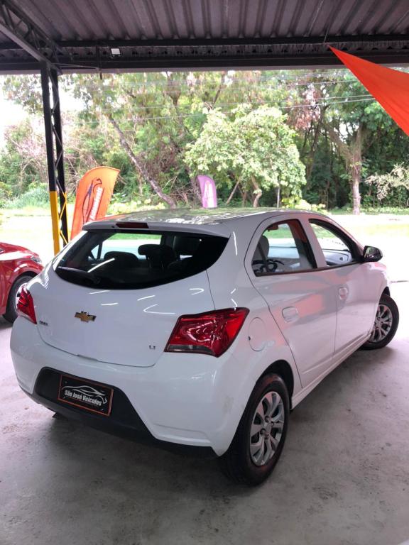 CHEVROLET Onix Hatch - Foto