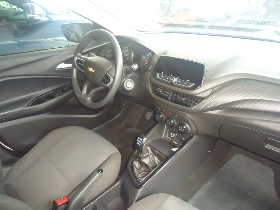 CHEVROLET Onix Hatch - Foto